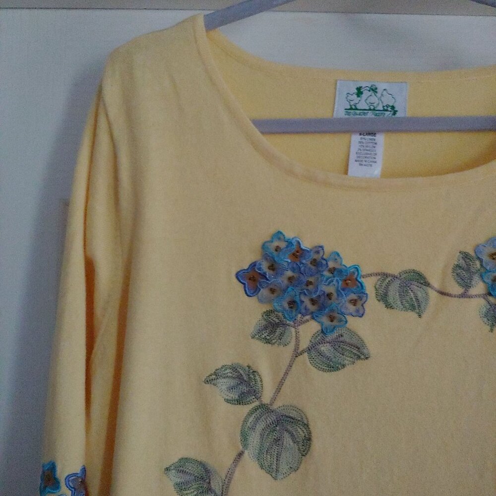 Quacker Factory Butter Yellow 3D Floral Artsy Hydrangea Feminine Casual Shirt XL - Picture 3 of 9